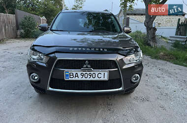 Внедорожник / Кроссовер Mitsubishi Outlander 2010 в 