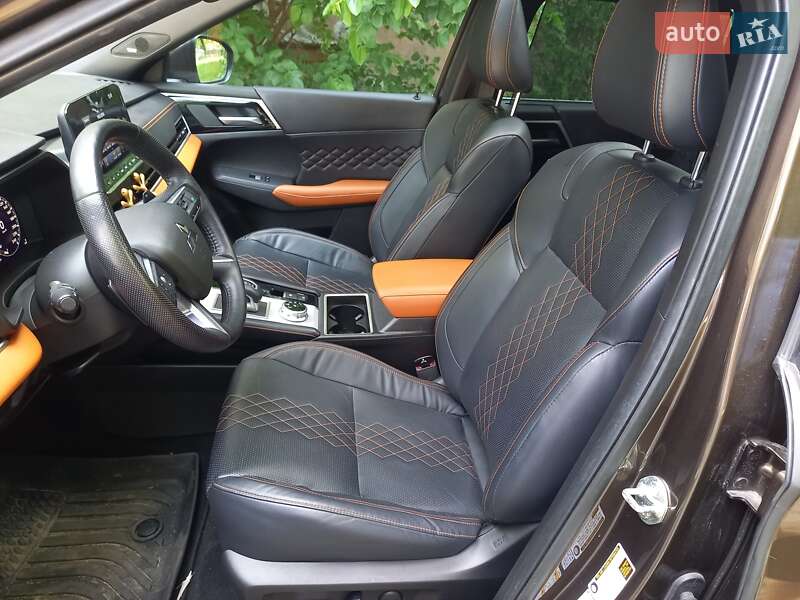 Позашляховик / Кросовер Mitsubishi Outlander 2022 в Черкасах