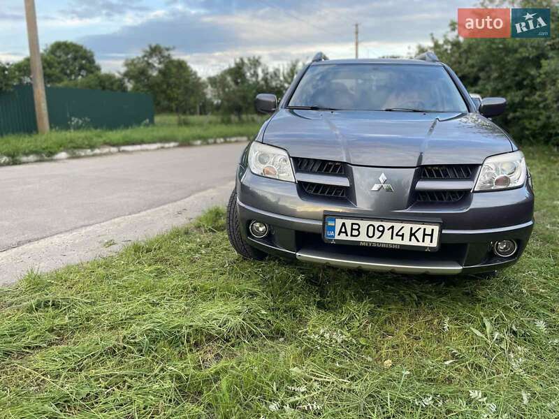Внедорожник / Кроссовер Mitsubishi Outlander 2007 в Калиновке