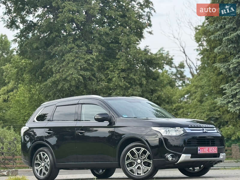 Внедорожник / Кроссовер Mitsubishi Outlander 2015 в Дрогобыче