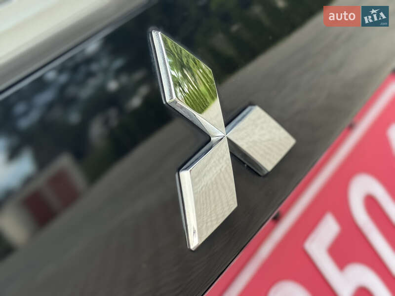 Внедорожник / Кроссовер Mitsubishi Outlander 2015 в Дрогобыче