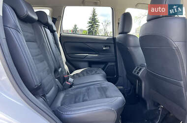 Внедорожник / Кроссовер Mitsubishi Outlander 2021 в 