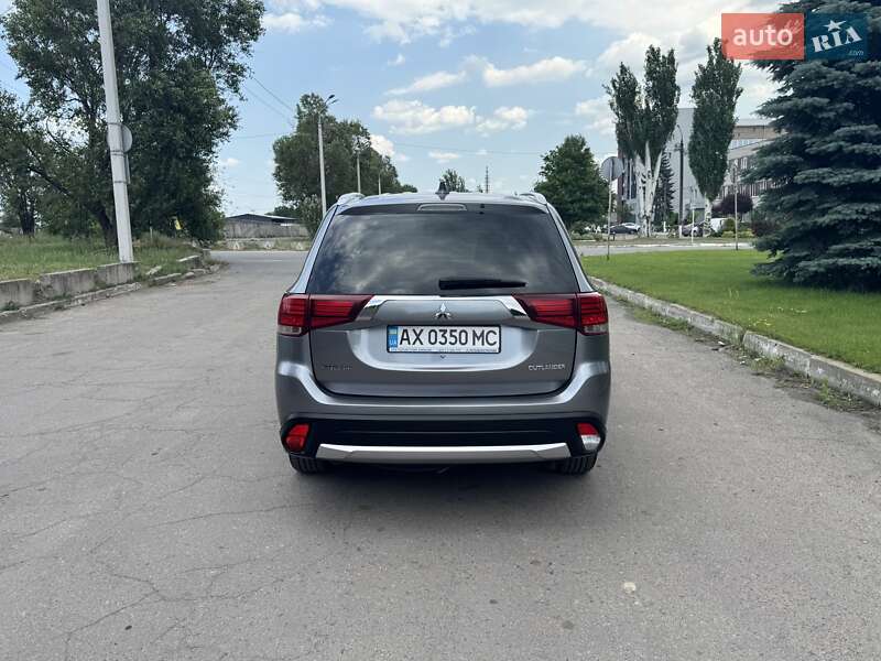 Позашляховик / Кросовер Mitsubishi Outlander 2017 в Дніпрі