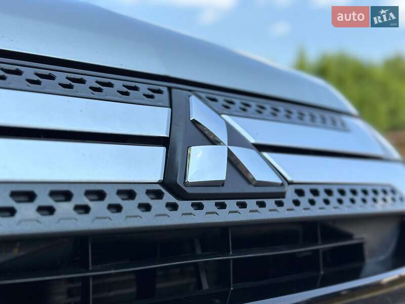 Внедорожник / Кроссовер Mitsubishi Outlander 2019 в Броварах