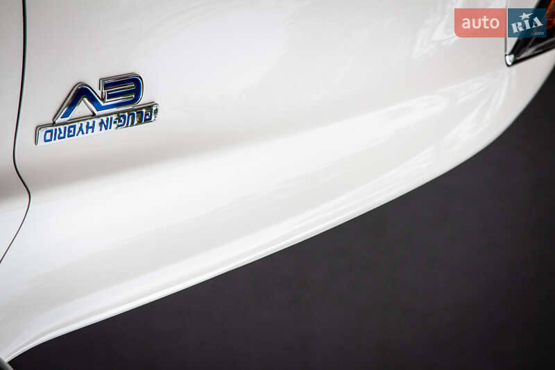 Внедорожник / Кроссовер Mitsubishi Outlander 2017 в Львове