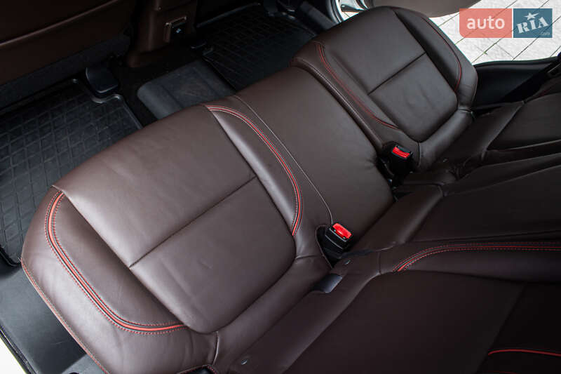 Внедорожник / Кроссовер Mitsubishi Outlander 2017 в Львове