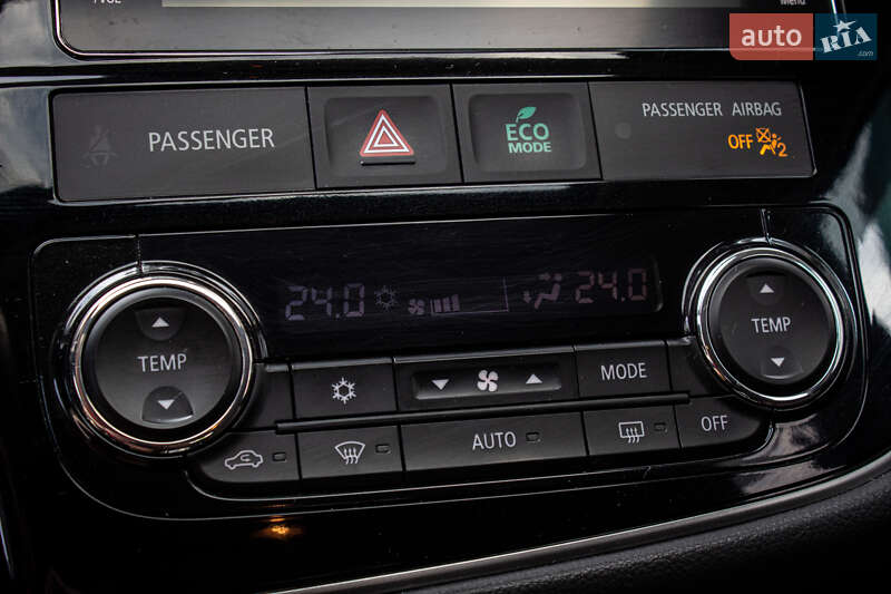 Внедорожник / Кроссовер Mitsubishi Outlander 2017 в Львове