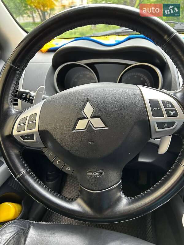 Внедорожник / Кроссовер Mitsubishi Outlander 2008 в Харькове