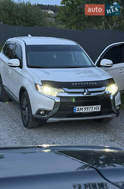 Внедорожник / Кроссовер Mitsubishi Outlander 2018 в Житомире