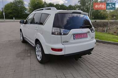 Внедорожник / Кроссовер Mitsubishi Outlander 2009 в 
