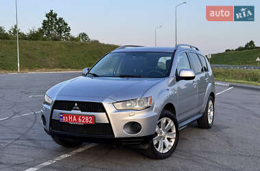 Внедорожник / Кроссовер Mitsubishi Outlander 2010 в 