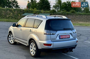 Внедорожник / Кроссовер Mitsubishi Outlander 2010 в 