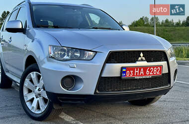 Внедорожник / Кроссовер Mitsubishi Outlander 2010 в 