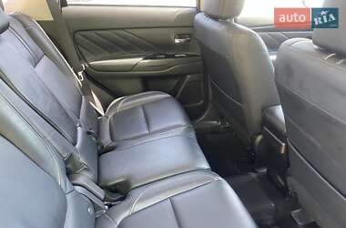Внедорожник / Кроссовер Mitsubishi Outlander 2018 в 