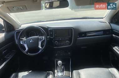 Внедорожник / Кроссовер Mitsubishi Outlander 2018 в 
