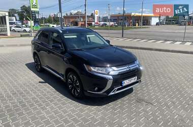 Внедорожник / Кроссовер Mitsubishi Outlander 2018 в 