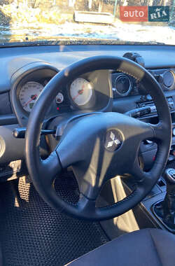 Внедорожник / Кроссовер Mitsubishi Outlander 2007 в 