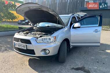 Внедорожник / Кроссовер Mitsubishi Outlander 2011 в 
