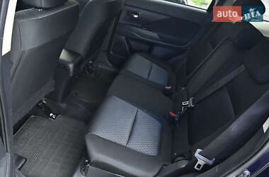 Внедорожник / Кроссовер Mitsubishi Outlander 2013 в 