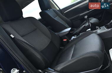 Внедорожник / Кроссовер Mitsubishi Outlander 2013 в 