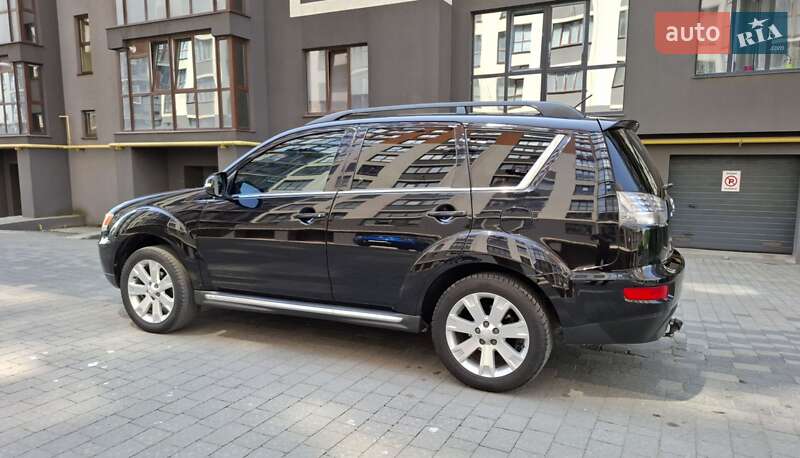 Внедорожник / Кроссовер Mitsubishi Outlander 2011 в Ивано-Франковске
