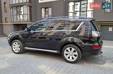 Внедорожник / Кроссовер Mitsubishi Outlander 2011 в 