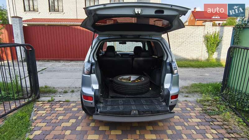 Позашляховик / Кросовер Mitsubishi Outlander 2009 в Броварах