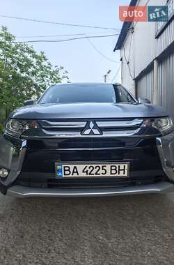 Позашляховик / Кросовер Mitsubishi Outlander 2015 в Кропивницькому