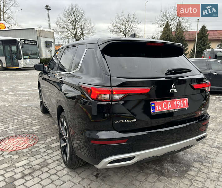 Внедорожник / Кроссовер Mitsubishi Outlander 2022 в Львове