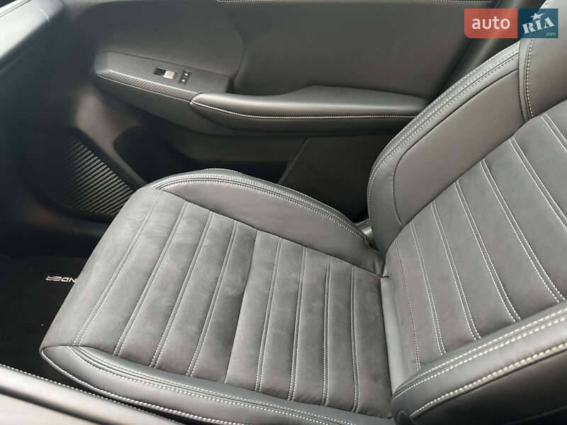 Внедорожник / Кроссовер Mitsubishi Outlander 2022 в Львове