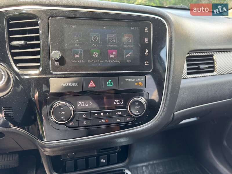 Внедорожник / Кроссовер Mitsubishi Outlander 2016 в Киеве