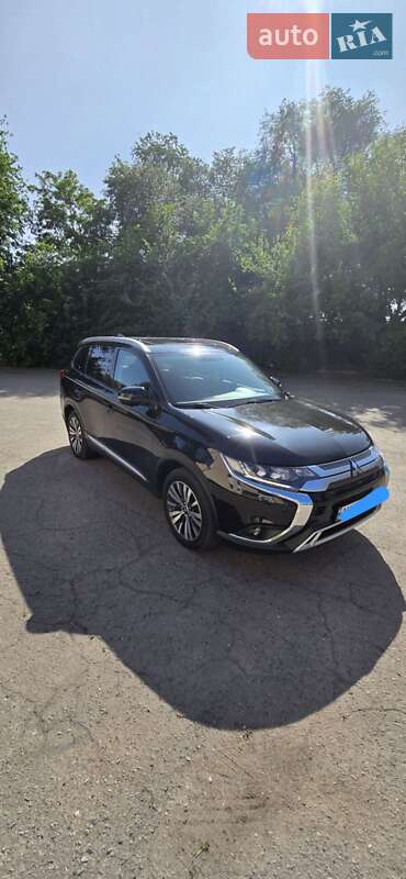 Позашляховик / Кросовер Mitsubishi Outlander 2020 в Полтаві