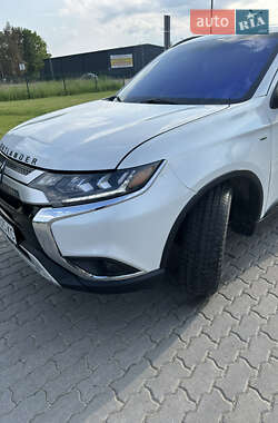 Позашляховик / Кросовер Mitsubishi Outlander 2020 в Львові