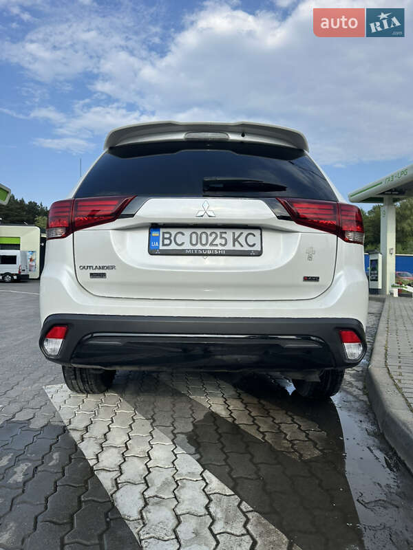 Внедорожник / Кроссовер Mitsubishi Outlander 2020 в Белой Церкви