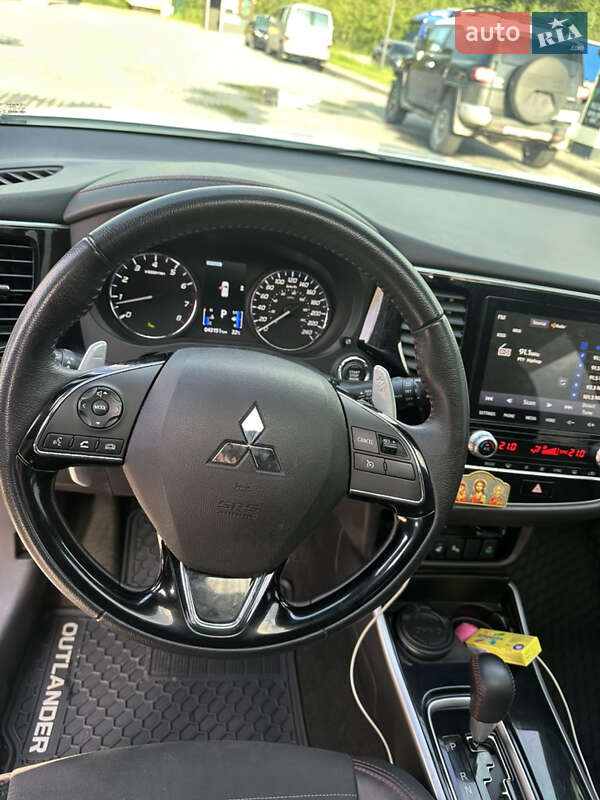 Внедорожник / Кроссовер Mitsubishi Outlander 2020 в Белой Церкви