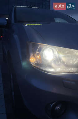 Внедорожник / Кроссовер Mitsubishi Outlander 2010 в 