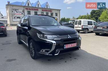 Внедорожник / Кроссовер Mitsubishi Outlander 2019 в Черновцах
