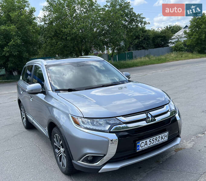 Mitsubishi Outlander 2015