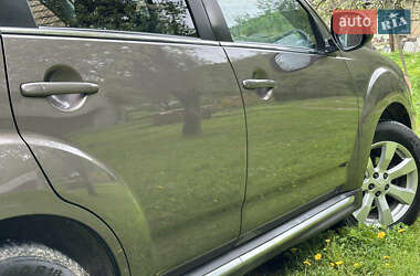 Внедорожник / Кроссовер Mitsubishi Outlander 2011 в 