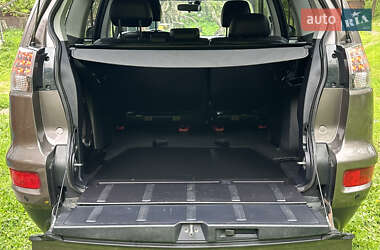 Внедорожник / Кроссовер Mitsubishi Outlander 2011 в 
