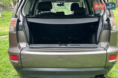 Внедорожник / Кроссовер Mitsubishi Outlander 2011 в 