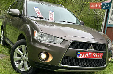 Внедорожник / Кроссовер Mitsubishi Outlander 2011 в 
