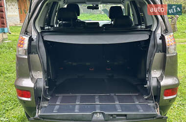 Внедорожник / Кроссовер Mitsubishi Outlander 2011 в 