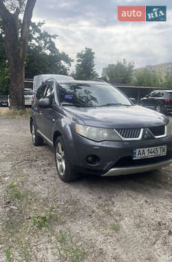 Внедорожник / Кроссовер Mitsubishi Outlander 2007 в Киеве