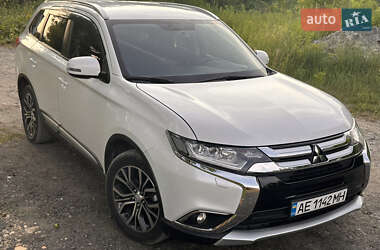Позашляховик / Кросовер Mitsubishi Outlander 2016 в Дніпрі