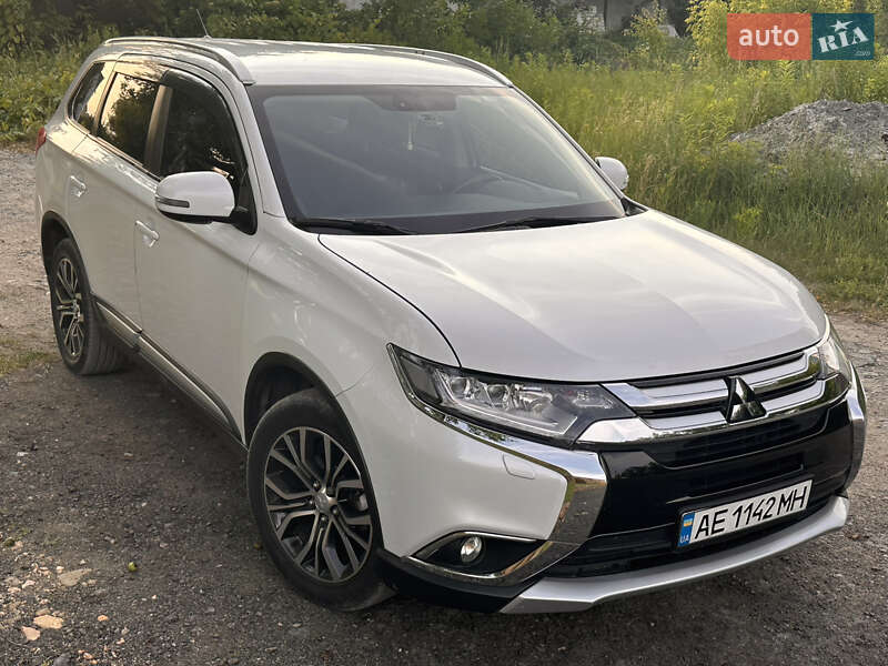 Mitsubishi Outlander 2016