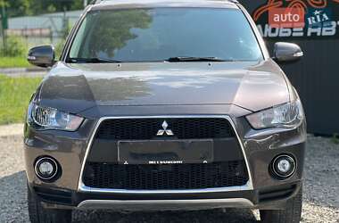 Внедорожник / Кроссовер Mitsubishi Outlander 2011 в 