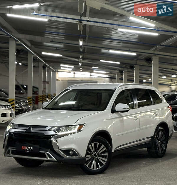 Внедорожник / Кроссовер Mitsubishi Outlander 2019 в Одессе