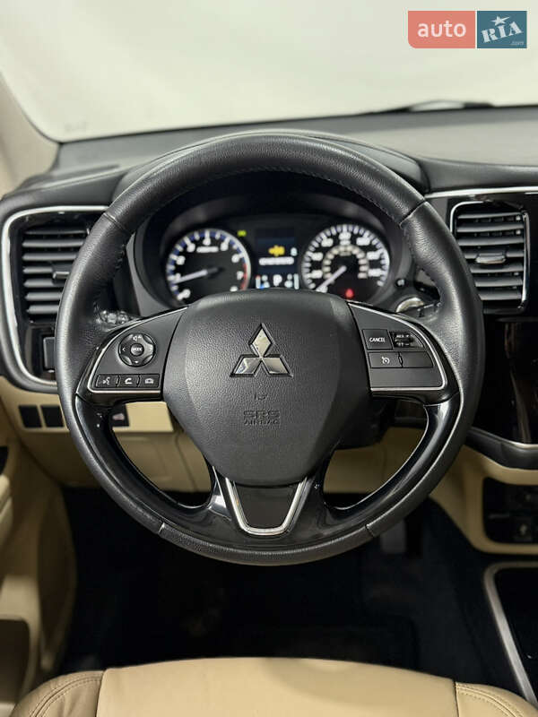 Внедорожник / Кроссовер Mitsubishi Outlander 2019 в Одессе