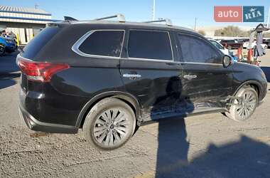 Внедорожник / Кроссовер Mitsubishi Outlander 2020 в 